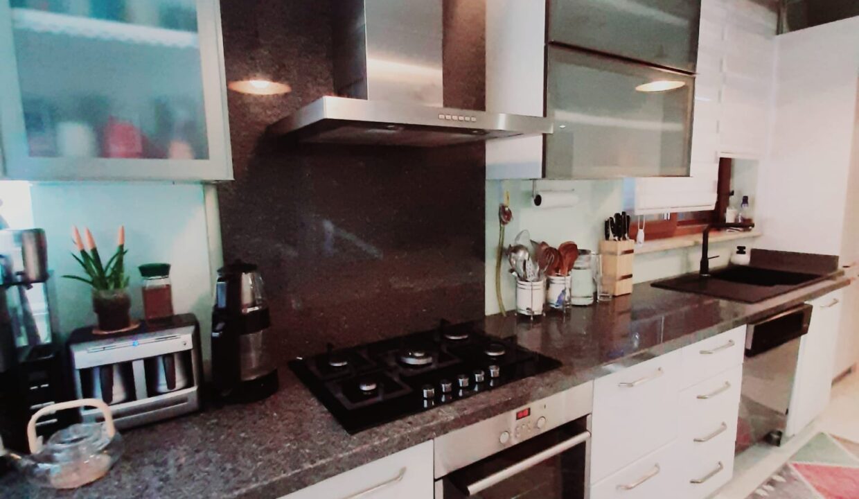 240b31ca-107f-4c83-a3ea-641254b290ea