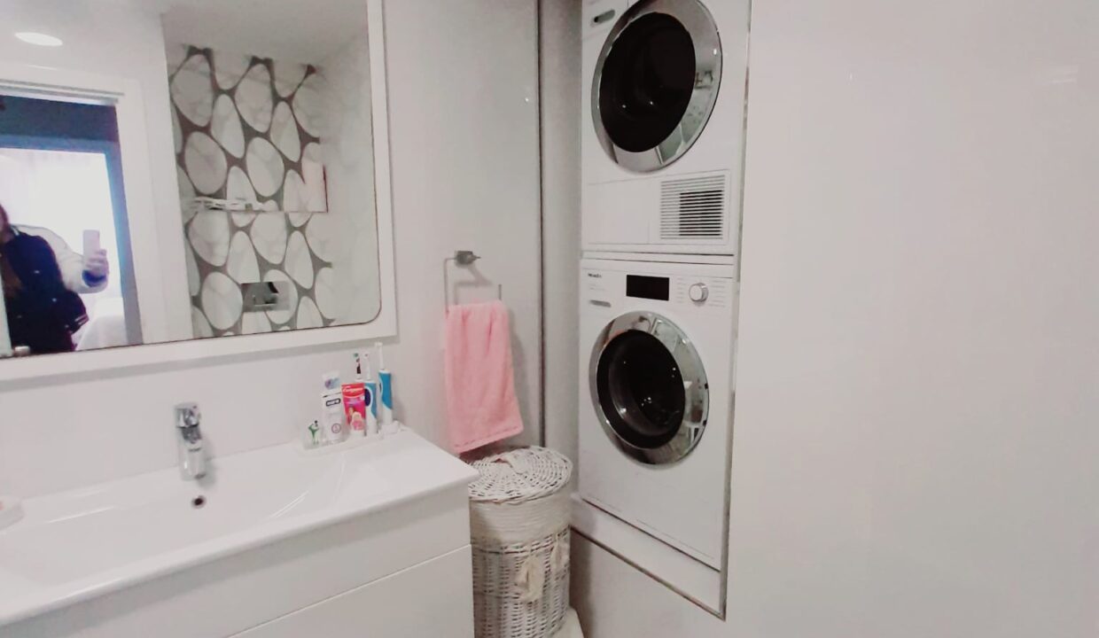 abe9100a-82b0-4131-ad49-1849d6fffad4