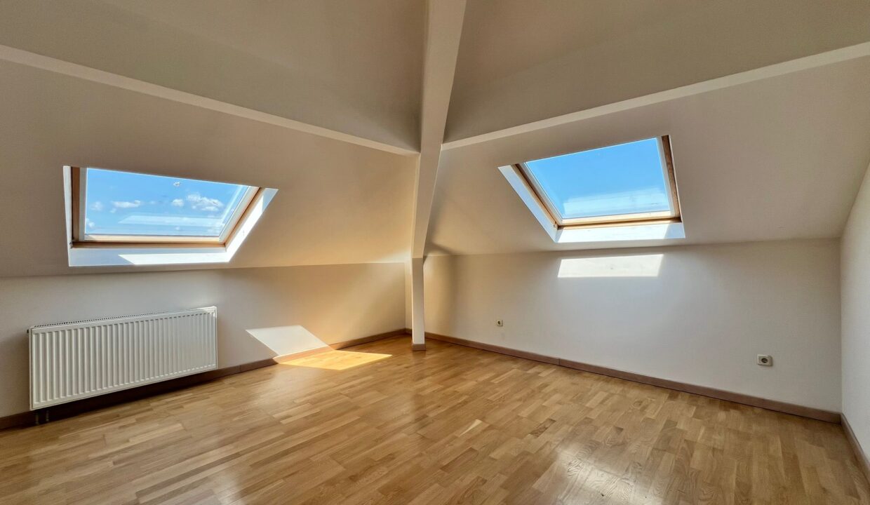 bb01811a-032c-43ac-9009-f60e9a69c391