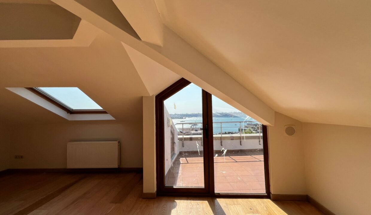 e8b7c793-ba8d-40e2-85db-0b756aa8c1d9