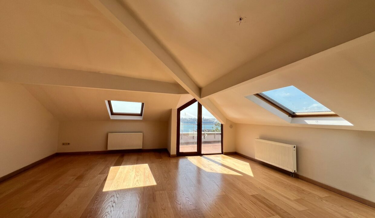 eac00e3f-354d-4b74-9897-ee4bcc56de93